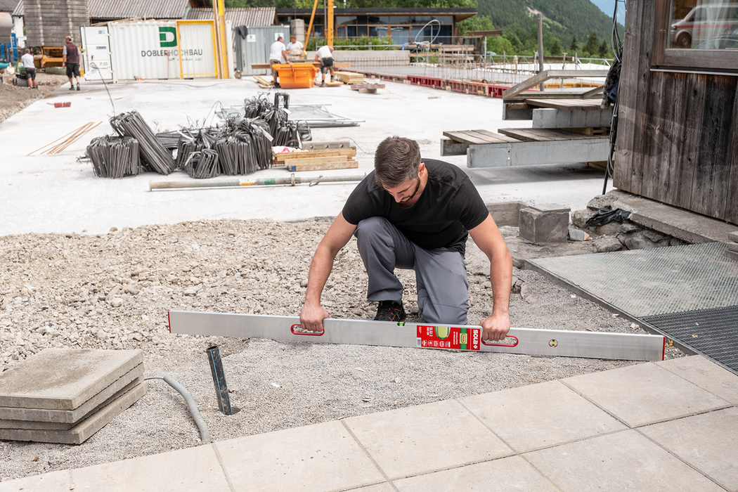 Sola - Stadia livella con fiale + impugnatura interna SLGI 2 Mt.2